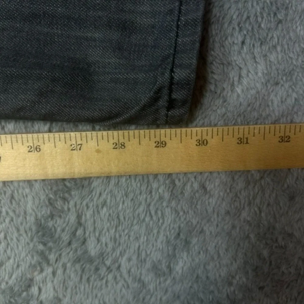 Levis levi 569